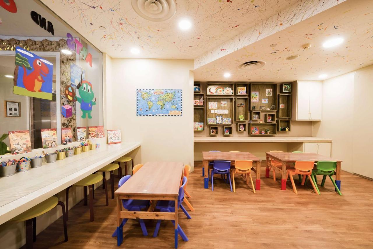 新加坡 圣淘沙香格里拉酒店 外观 照片 A classroom at the International School of Asia and Africa